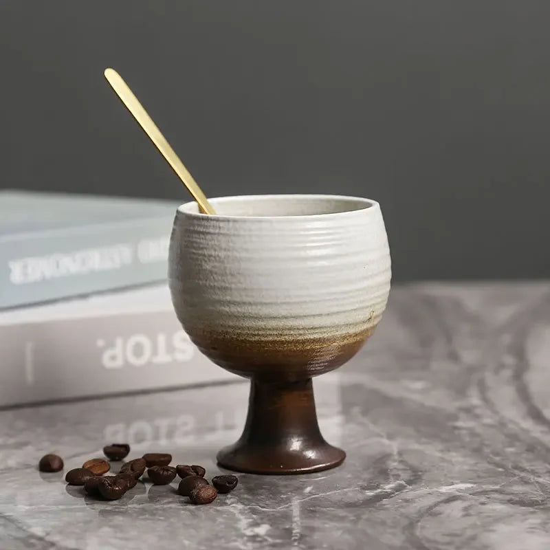 كوب قهوة سيراميك بتصميم كلاسيكي مع ملعقة