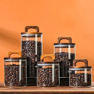 برطمان زجاجي بغطاء خشبي محكم