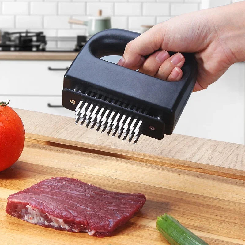 أداة تطرية اللحم بشفرات حادة 🥩