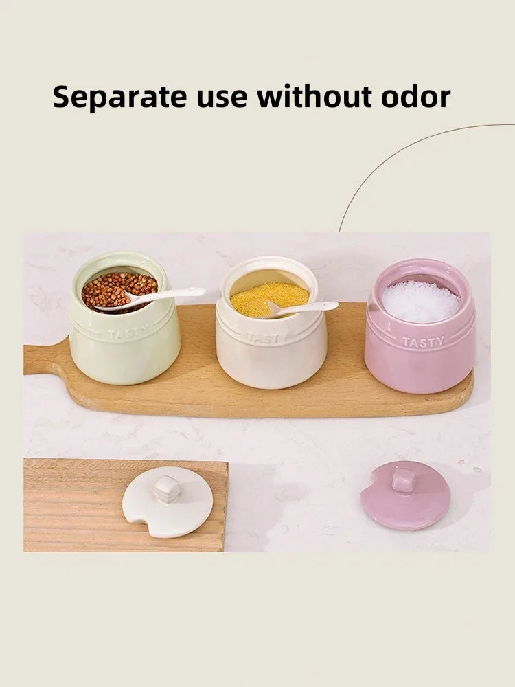 علبة توابل سيراميك مع ملعقة وغطاء 🍯